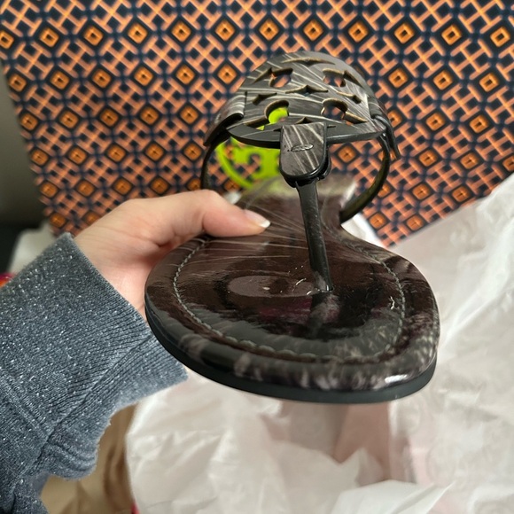 Tory Burch Miller Printed Patent Sandal Cat Portrait Size 7 - Picture 9 of 11